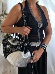 Usnjena unikatna torbica po naročilu