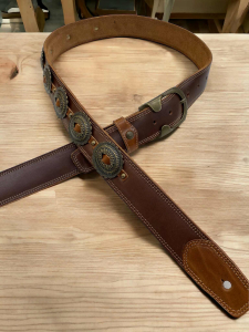 Usnjeni pas / trak za kitaro DDDesign.si