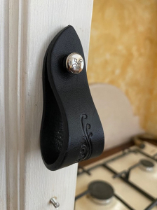 Usnjeni pohištveni ročaji www.dddesign.si