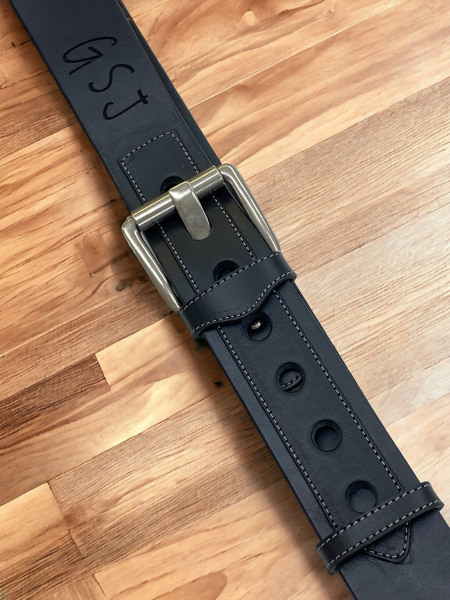 Gravura imena, inicialk.. na usnjenih pasovih