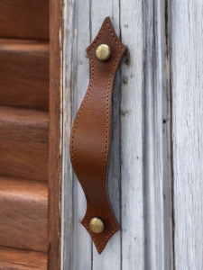 Usnjeni pohištveni ročaji www.dddesign.si