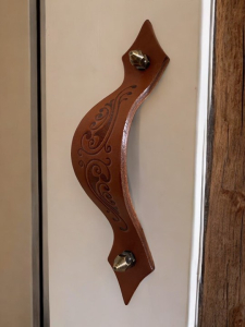 Usnjeni pohištveni ročaji www.dddesign.si