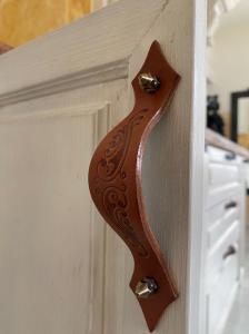 Usnjeni pohištveni ročaji www.dddesign.si