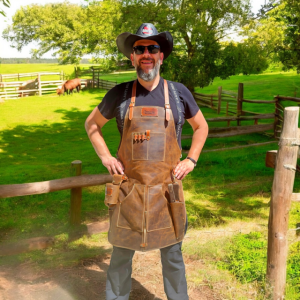 usnjeni predpasnik z gravuro imena, verzov, logotipa,....