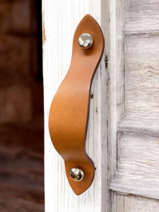 Usnjeni pohištveni ročaji www.dddesign.si