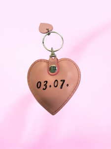 Personaliziran usnjeni obesek srce, obesek za ključe