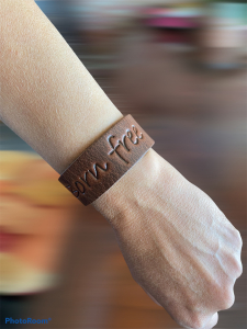 Usnjena zapestnica www.dddesign.si