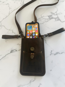 Usnjena torbica za telefon z imenom