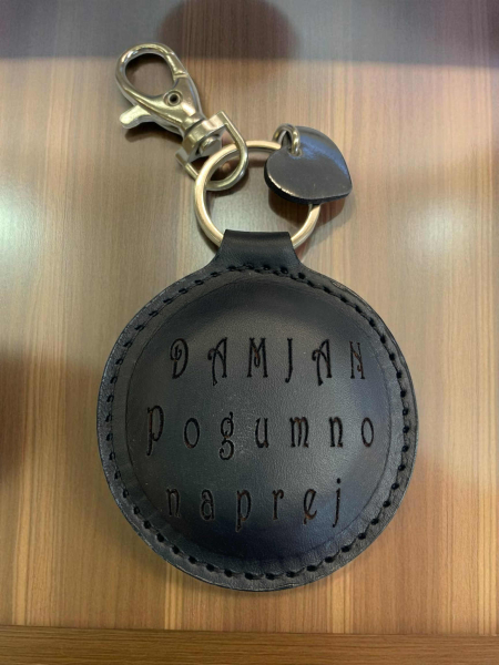 Personalizirani okrogli obesek za ključe