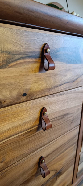 Usnjeni pohištveni ročaji www.dddesign.si