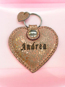 Usnjeni obesek za ključe srce  www.dddesign.si