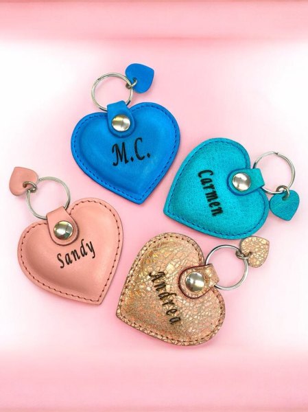 Usnjeni obesek za ključe srce  www.dddesign.si