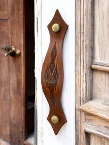 Usnjeni pohištveni ročaji www.dddesign.si