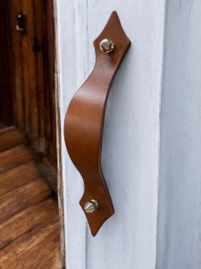 Usnjeni pohištveni ročaji www.dddesign.si