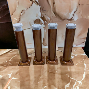 Pohištvena noga nastavljiva tapecirana z usnjem