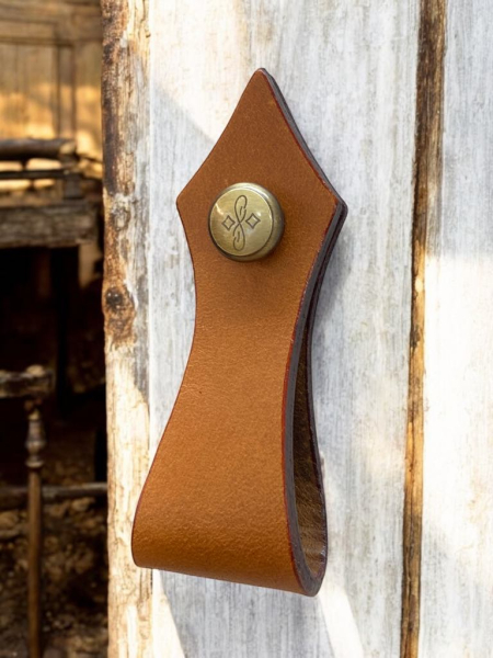 Usnjeni pohištveni ročaji www.dddesign.si