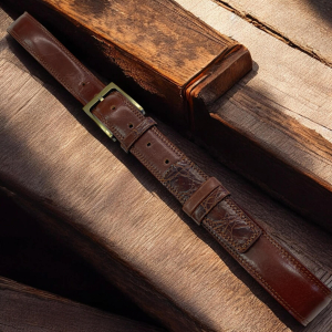 Usnjeni rjavi pas z imitacijo krokodila 3,5 cm