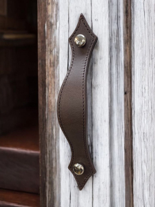 Usnjeni pohištveni ročaji www.dddesign.si