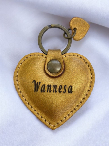 Usnjeni obesek za ključe srce  www.dddesign.si