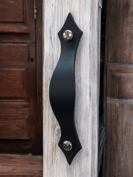 Usnjeni pohištveni ročaji www.dddesign.si