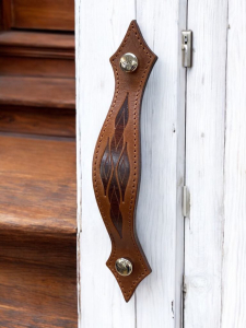 Usnjeni pohištveni ročaji www.dddesign.si