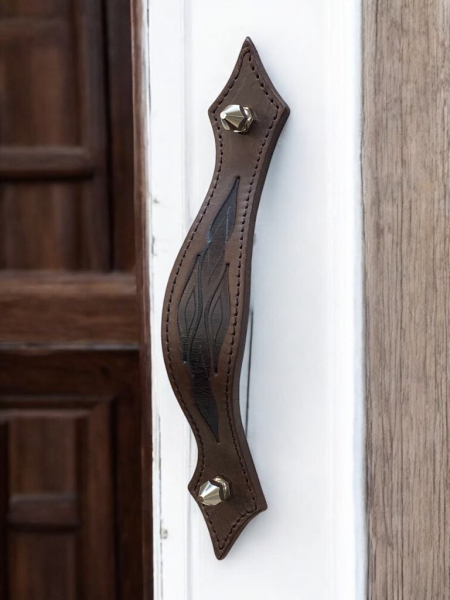 SEWN Motif door handle Kupid silver Hexa screws