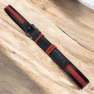 Rdeče črni usnjeni pas širine 3,5 cm