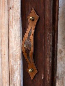 Usnjeni pohištveni ročaji www.dddesign.si