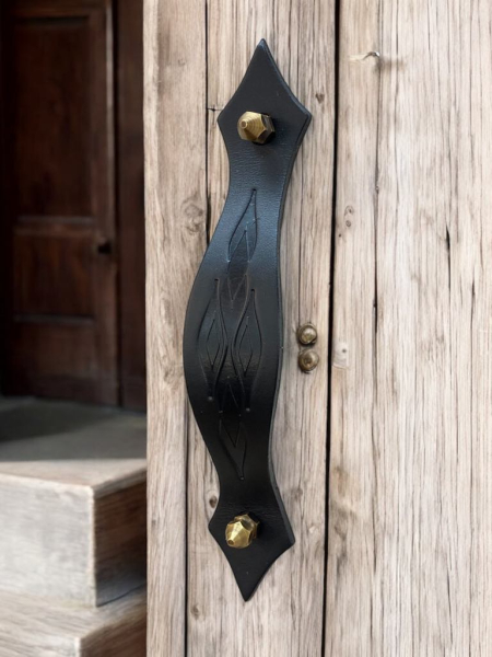 Usnjeni pohištveni ročaji www.dddesign.si