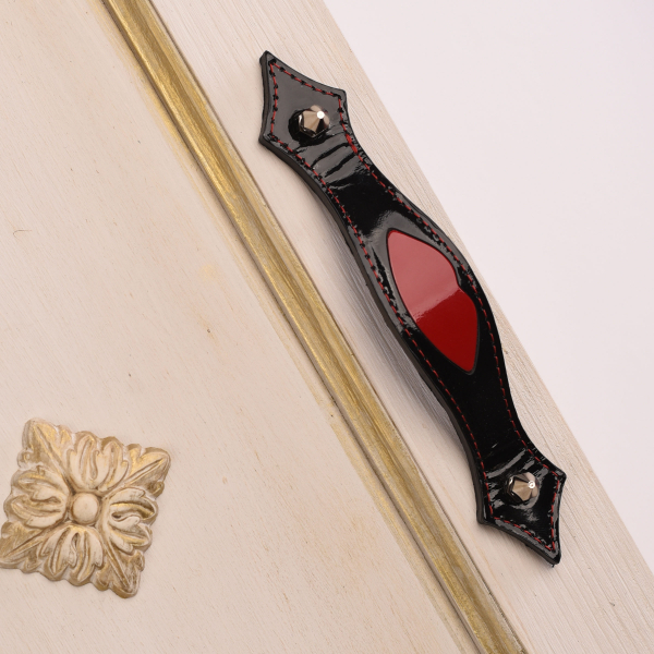 pohištveni ročaji usnjeni