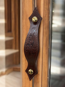 Usnjeni pohištveni ročaji www.dddesign.si