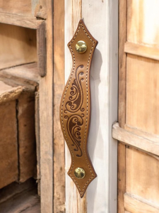 Usnjeni pohištveni ročaji www.dddesign.si