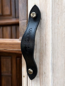 Usnjeni pohištveni ročaji www.dddesign.si