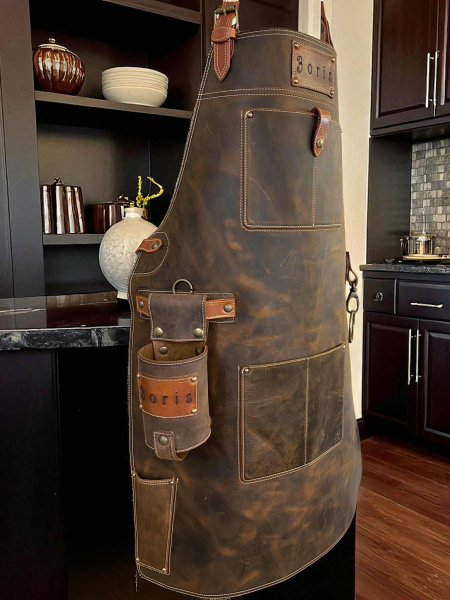 Usnjeni predpasnik ŽAR MOJSTER z držalom za pijačo