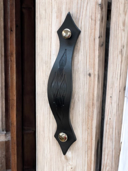 Usnjeni pohištveni ročaji www.dddesign.si