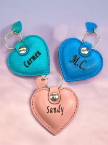 Usnjeni obesek za ključe srce  www.dddesign.si