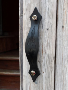 Usnjeni pohištveni ročaji www.dddesign.si