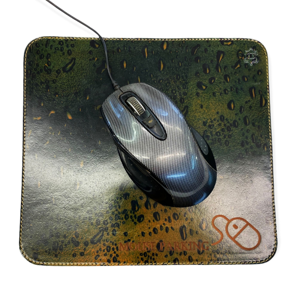 Personalizirana usnjena dvoslojna podloga za miško. 