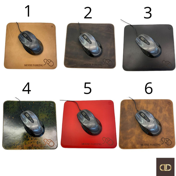 Personalizirana usnjena dvoslojna podloga za miško. 