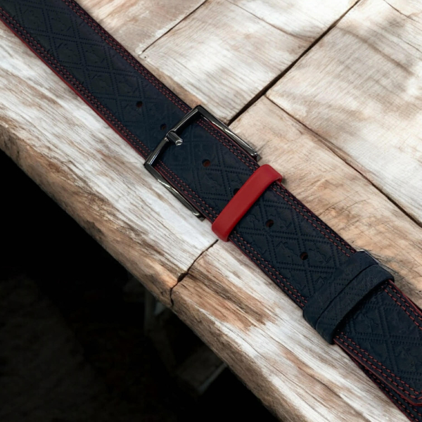 Črni usnjeni pas YSL z rdečimi šivi, širina 4 cm 