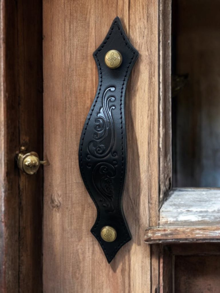 Usnjeni pohištveni ročaji www.dddesign.si