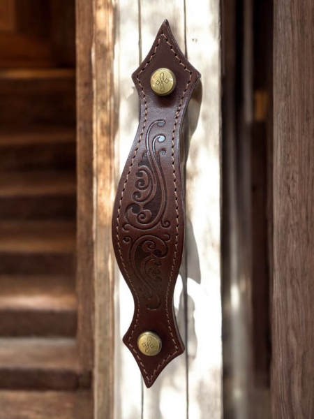 Usnjeni pohištveni ročaji www.dddesign.si